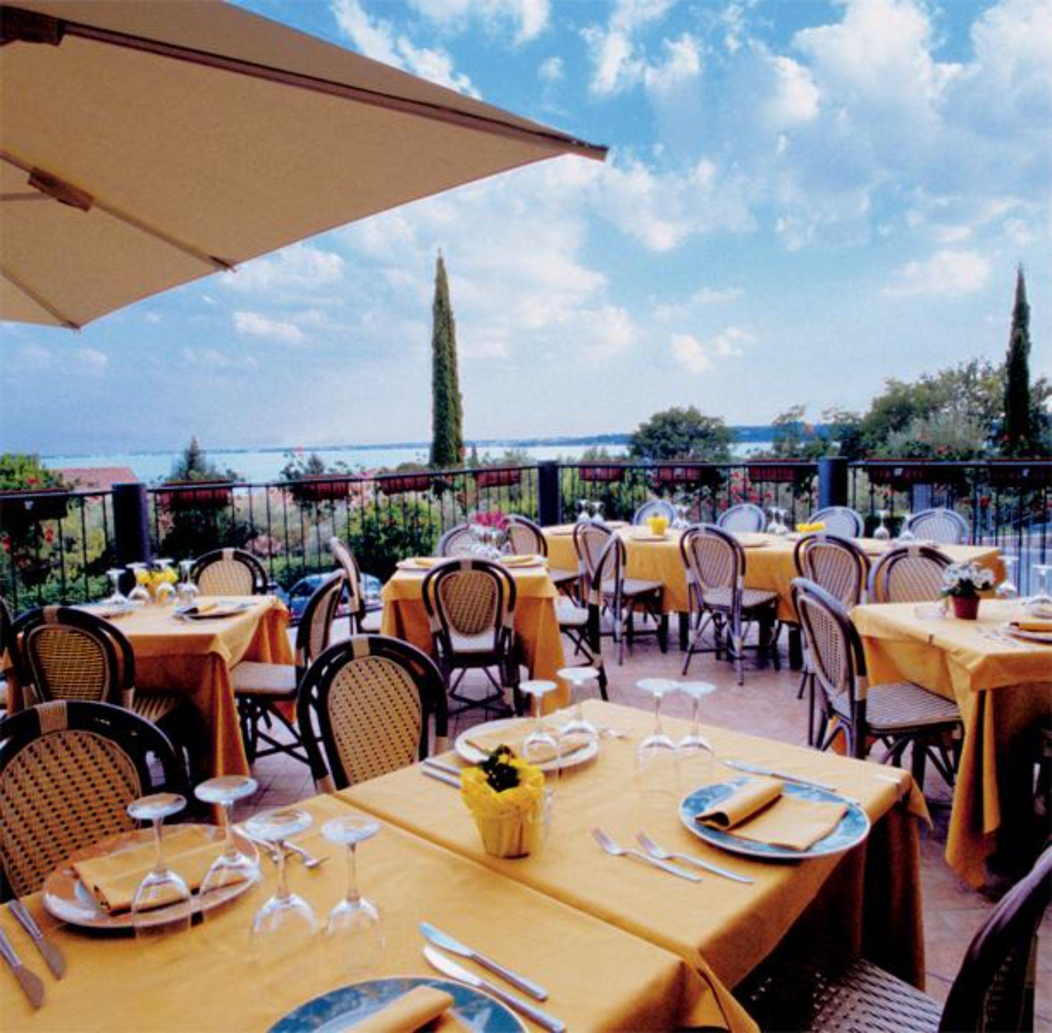 Ahg Riva Del Sole Hotel - Adults Only Moniga del Garda Eksteriør billede
