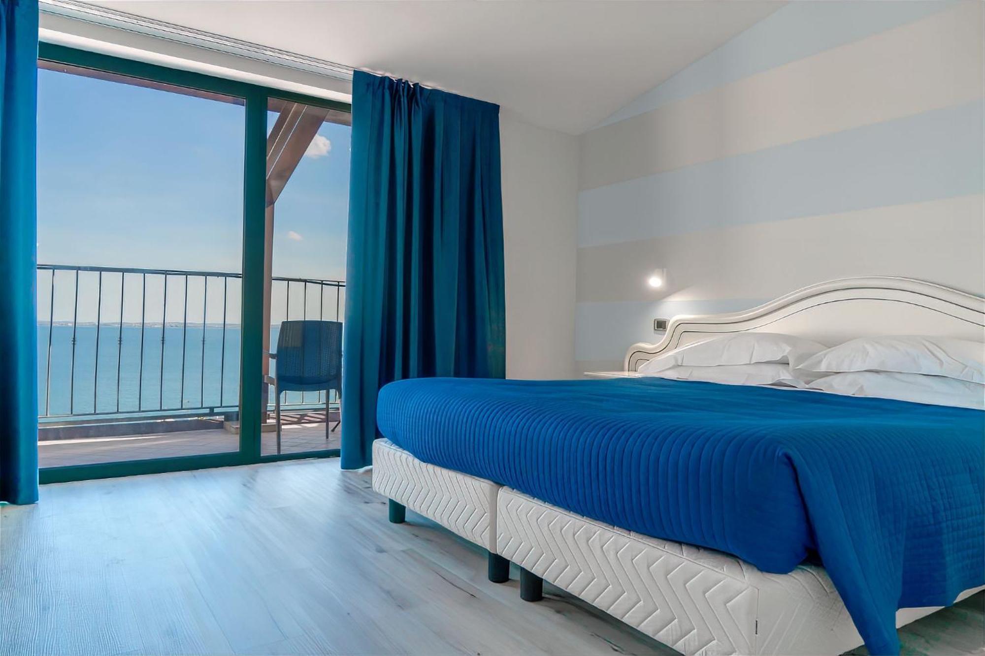 Ahg Riva Del Sole Hotel - Adults Only Moniga del Garda Eksteriør billede