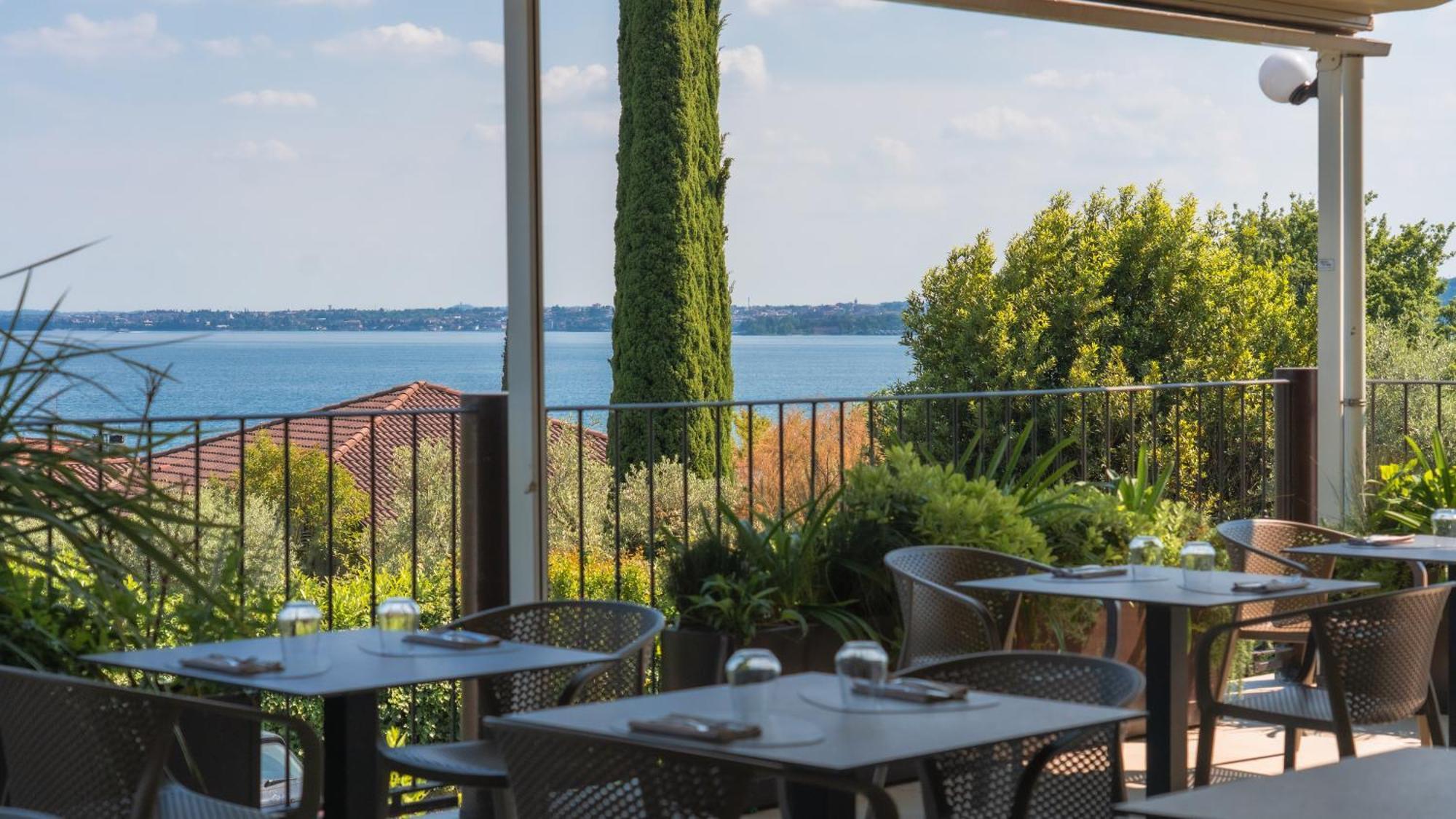 Ahg Riva Del Sole Hotel - Adults Only Moniga del Garda Eksteriør billede